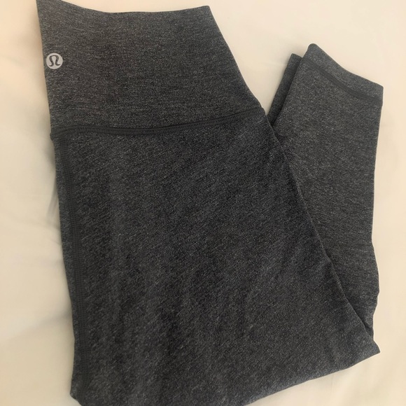 LULULEMON Wunder Under Hi rise crop luxtreme EUC 8 - Picture 3 of 5